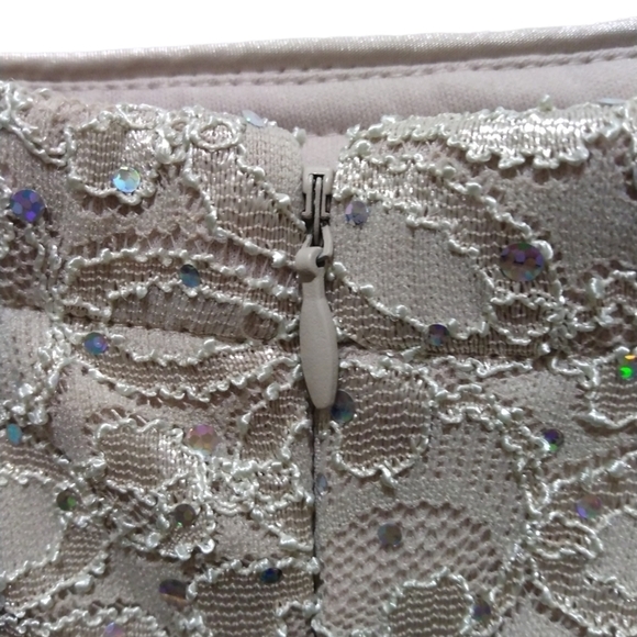 Dress Barn Collections Formal Halter Beaded Dress with Matching Jacket Plus 20 - Picture 11 of 16